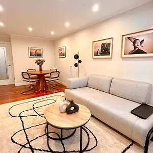 https://river-deluxe-con-garaje-gratis.sansebastianhotels.net